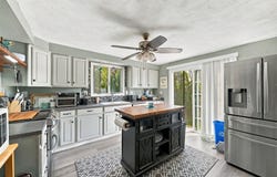 3320 County St, Somerset, MA 02726