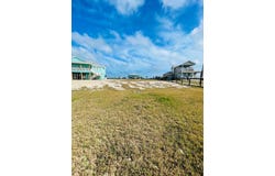 6 E Westpointe Dr, ROCKPORT, TX 78382