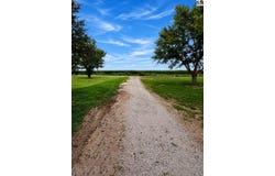 775 14th Ave, McPherson, KS 67460