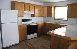 633 S Commerce St, Lockhart, TX 78644