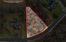 Lakeview Drive, Hubbard, OH 44425