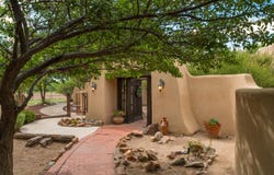 18 Rivendell Lane, Los Lunas, NM 87031