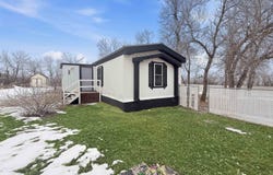33 Main St N, Des Lacs, ND 58733