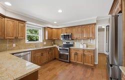 105 Tallstar Dr, Lakeway, TX 78734