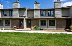 904 W Side Dr, IowaCity, IA 52246