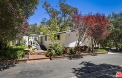 54 Robin Hood Pl, Westlake Village, CA 91361