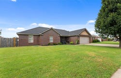 3416 Garrett Lane, Springdale, AR 72764