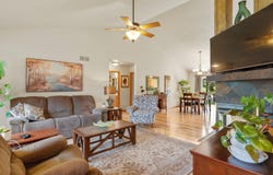 2947 S Gate Dr, Hartford, WI 53027
