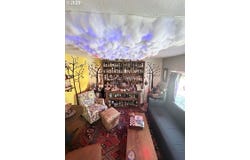 319 S 10TH St, Independence, OR 97351