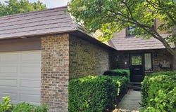 3912 Dundee Road, Northbrook, IL 60062