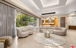 4005 Dixie Canyon Ave, Sherman Oaks, CA 91423