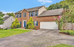 6088 Roselawn Rd, Roanoke, VA 24018