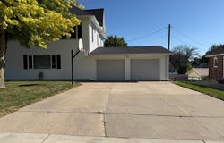 124 N Spring Avenue, Springfield, MN 56087