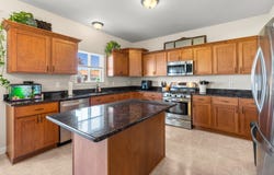 8101 Peninsula Circle, Grand Blanc, MI 48439