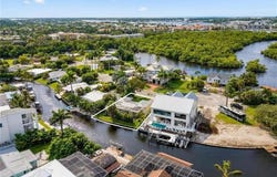 1765 Harbor Ln, NAPLES, FL 34104
