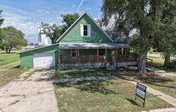 134 S Oak St, Osborne, KS 67473