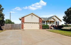 2604 Mainsgate Cir, Augusta, KS 67010