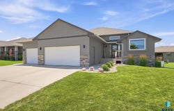 5409 S Solono Ave, Sioux Falls, SD 57108