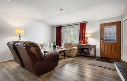 2532 ROSE BLOSSOM Dr, Springfield, OR 97477