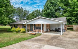 447 E Countiss, BRUCE, MS 38915