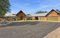 435 Placid Lane, Lockhart, TX 78644