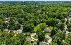 725 W Oak Street, Zionsville, IN 46077