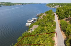 Beacon Pointe Circle lot: 17, Lake Ozark, MO 65049