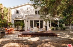 1514 Willow Dr, Topanga, CA 90290