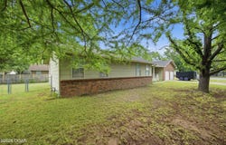 720 E Wickersham Drive, Webb City, MO 64870