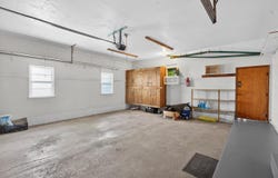 443 S Hackett Road, Waterloo, IA 50701