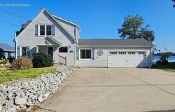 227 Lakeview Drive, Walkerton, IN 46574