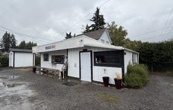 715 Ferry St, Dayton, OR 97114