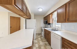 2000 Lake Shore Drive, Gladstone, MI 49837