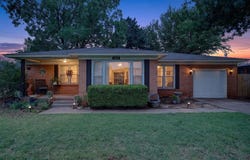 1014 W E Avenue, Elk City, OK 73644