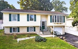 14 Eugene Rd, Hopatcong Boro, NJ 07843-1606