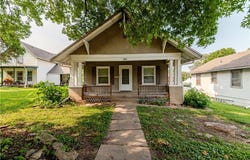 905 Parallel Street, Atchison, KS 66002