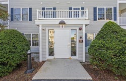 4 Crestview Circle, Londonderry, NH 03053