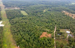 Flagstone Road, Gravois Mills, MO 65084