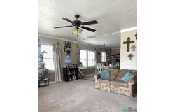813 W Mann Avenue, Artesia, NM 88210