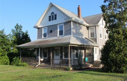 64 Old Dock Road, Kings Park, NY 11754