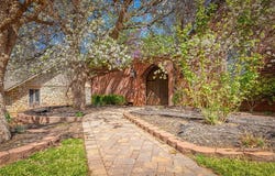 2422 Sunset Drive, Clinton, OK 73601