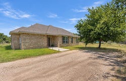 143 Michael Dr, Harper, TX 78631