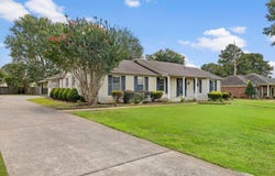2210 Finley Dr, Florence, AL 35630