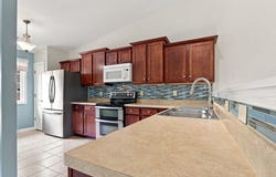 2043 27th Ave, Kenosha, WI 53140