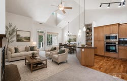 1136 E Winding Creek Dr, Eagle, ID 83616