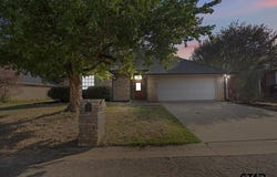 5922 Creekside Circle, Tyler, TX 75703