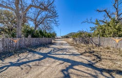 149 Red Oak Road, Leakey, TX 78873