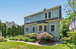 12 Middle St, Lexington, MA 02421