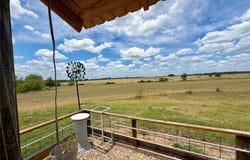 441 Molasses Rd, Dale, TX 78616