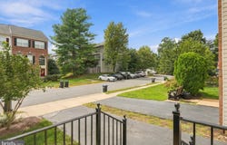 10133 PALE ROSE Loop, BRISTOW, VA 20136